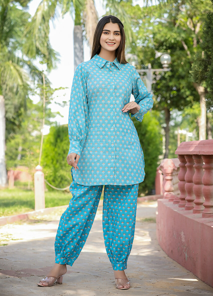 Kaajh Women's Sky Blue Printed Cotton Kurta Pant Set | Grocsy