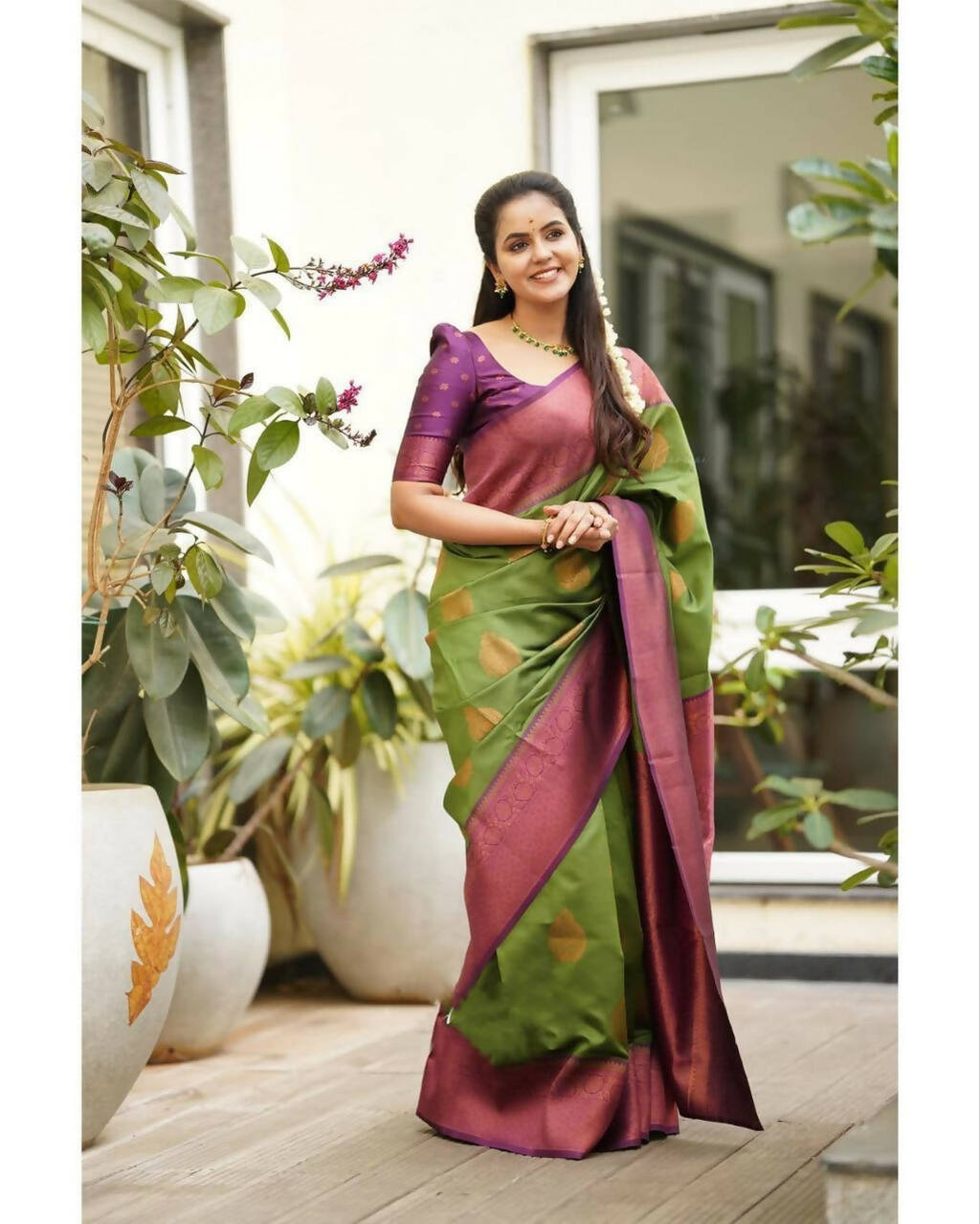 DEIANA'S Beautiful Designer Golden zari Soft Lichi Silk Saree - Green | Grocsy