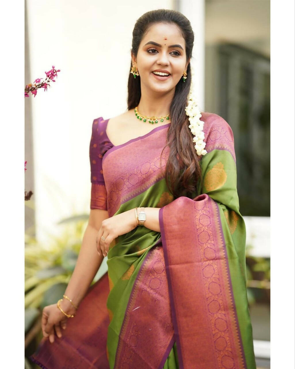 DEIANA'S Beautiful Designer Golden zari Soft Lichi Silk Saree - Green | Grocsy