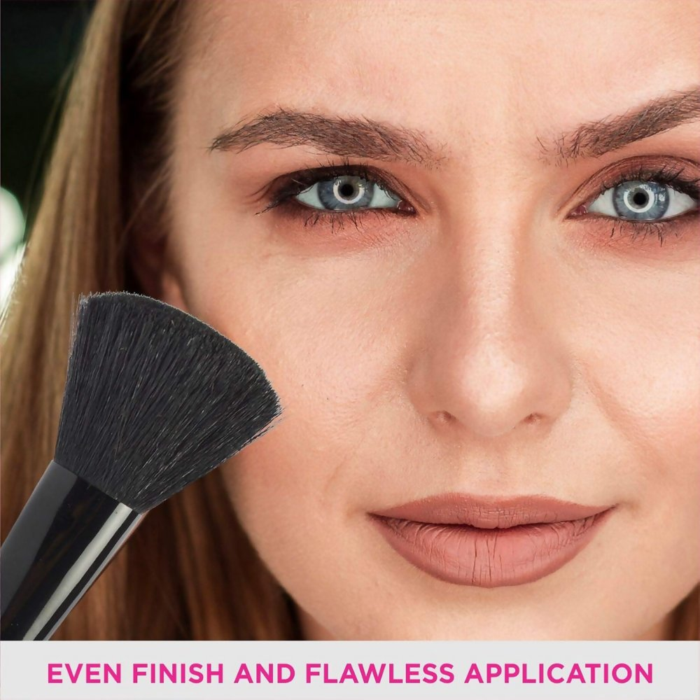 Vega Blush Brush with Wooden Handle and Natural Animal/Synthetic Hair | Grocsy