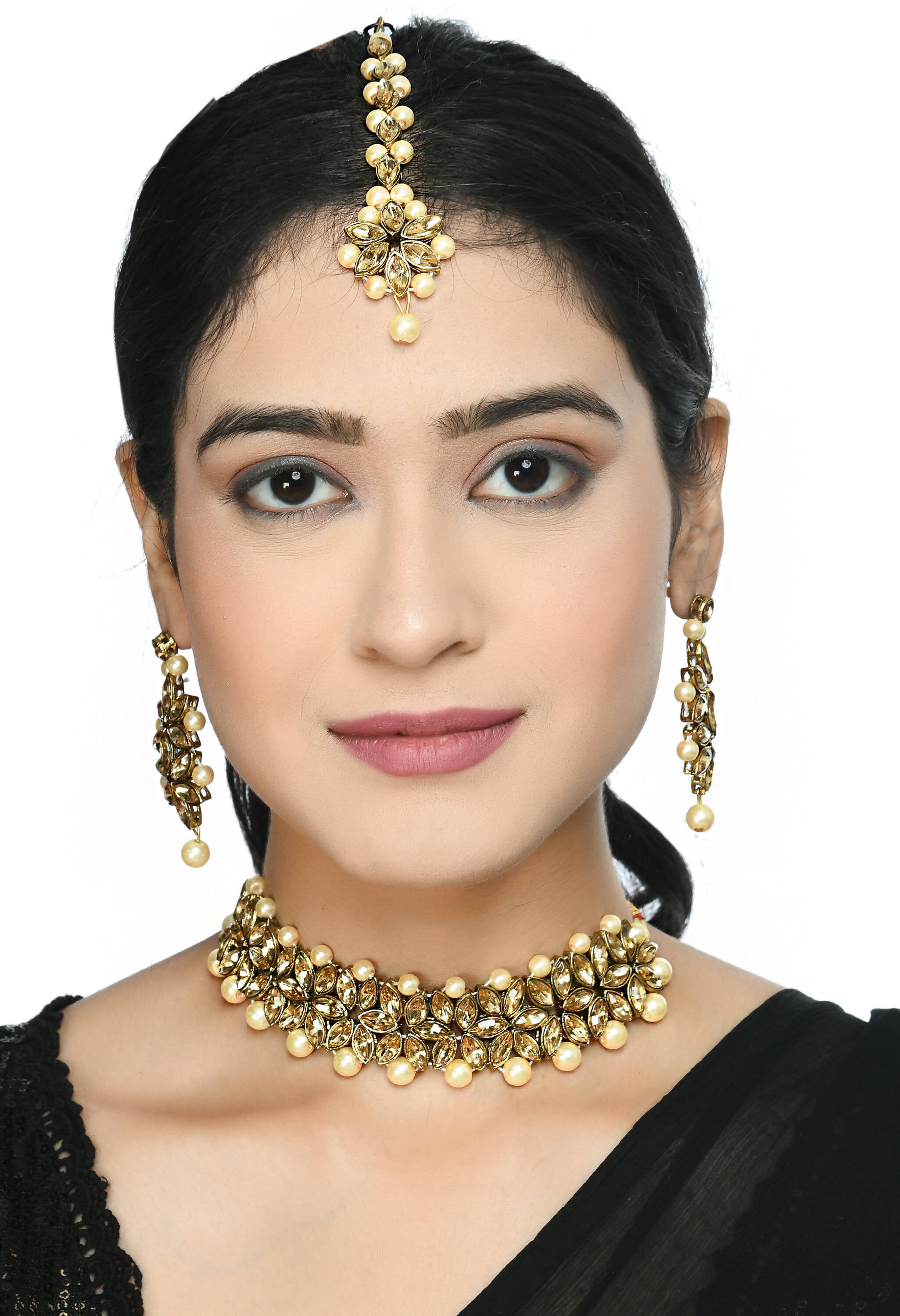 Mominos Fashion Johar Kamal Gold-Polished Brass Finish Kundan/Pearls Choker For Women (Golden) | Grocsy