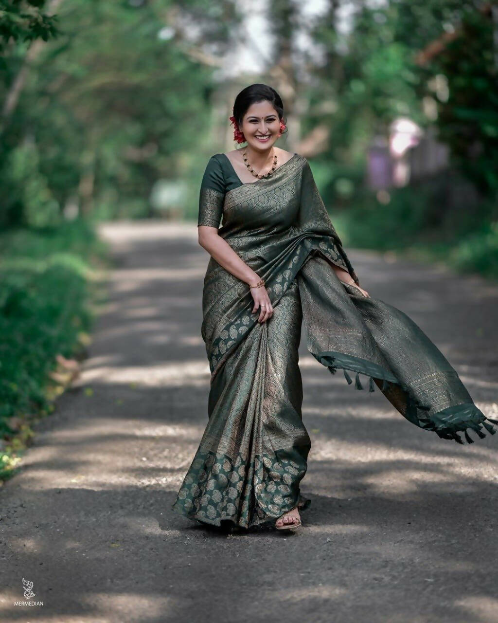 DEIANA'S Beautiful Designer Golden zari Soft Lichi Silk Saree - Green | Grocsy