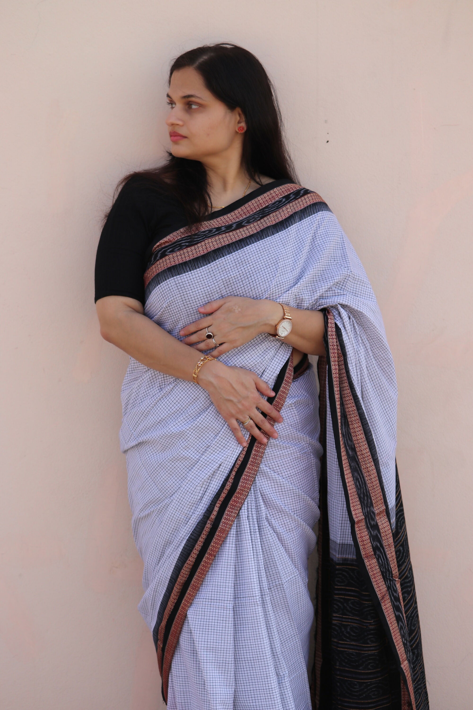 Earthyweaves White small Checked Sambalpuri Saree | Grocsy