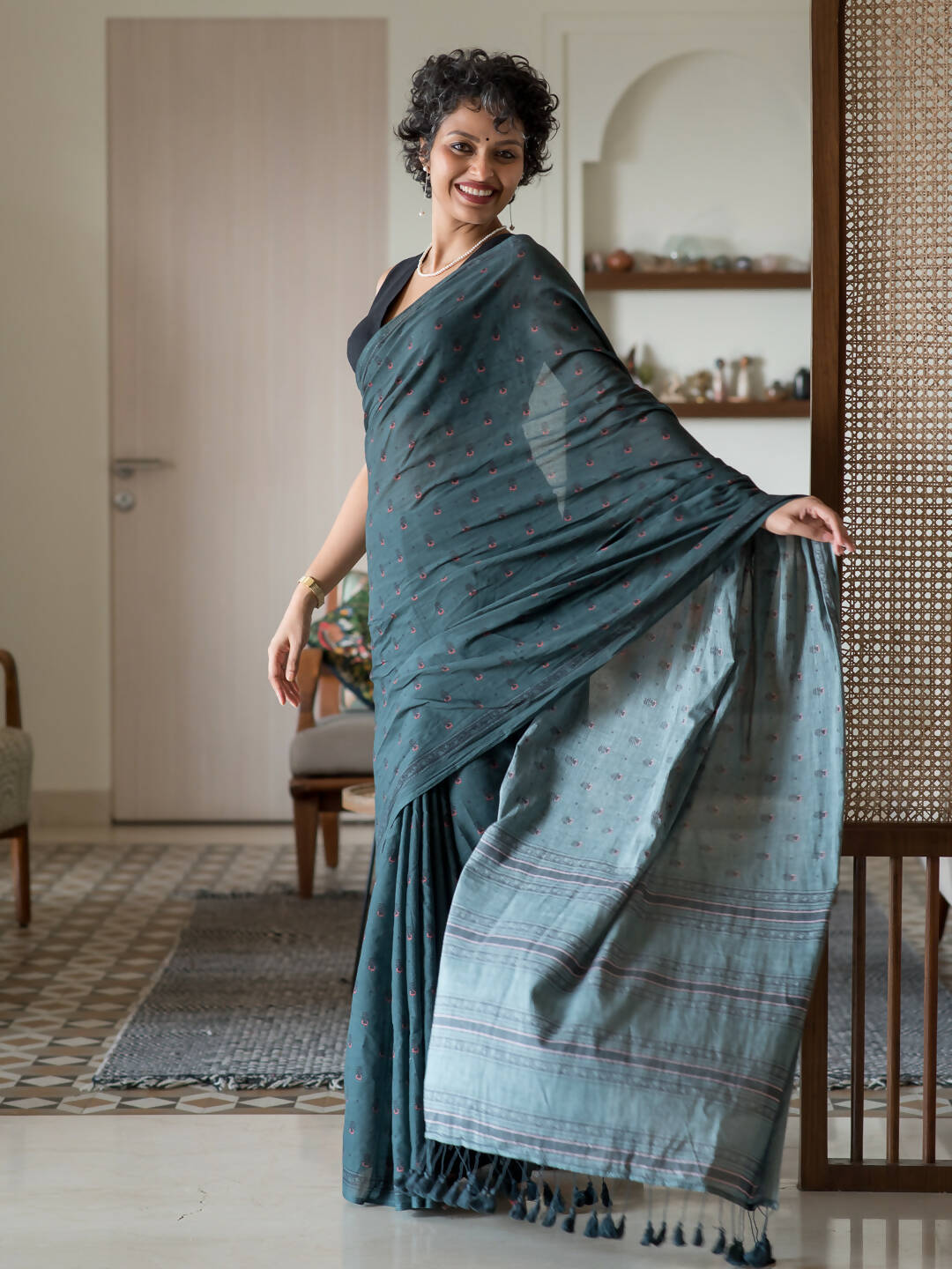 Suta Green Woven Design Pure Cotton Saree | Grocsy