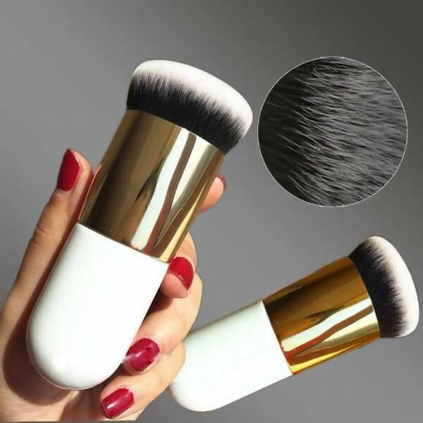 Favon Pack of 1 Foundation Cum Blush Brush and 1 Blender Puff | Grocsy