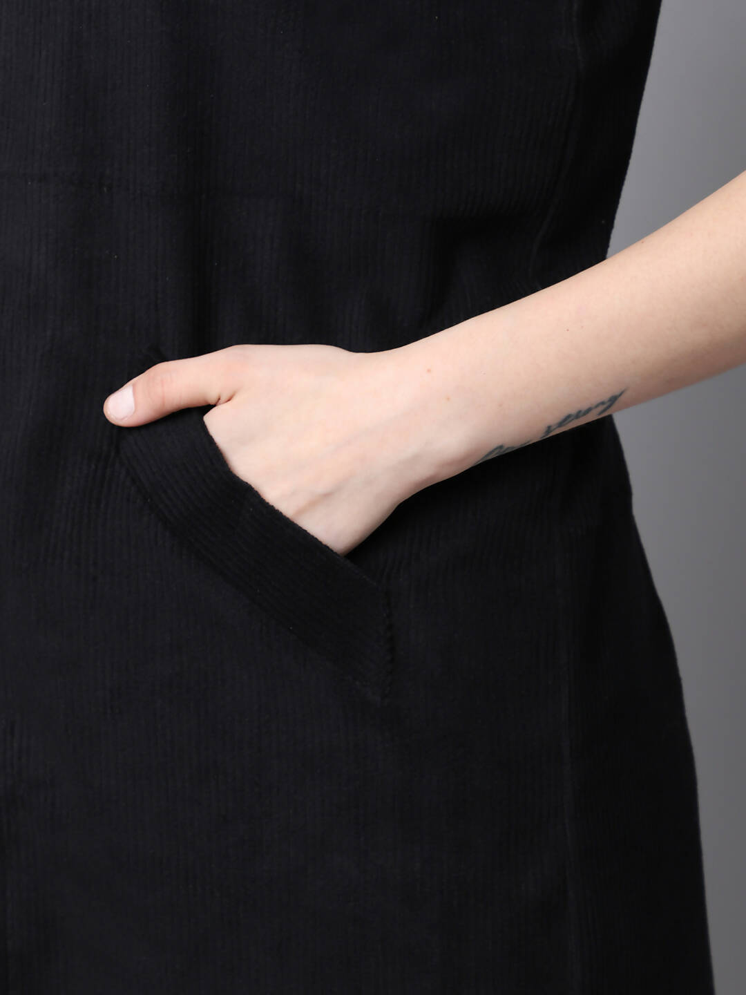 Even Apparels Black Polywool Open Front Corduroy Women's Long Coat | Grocsy