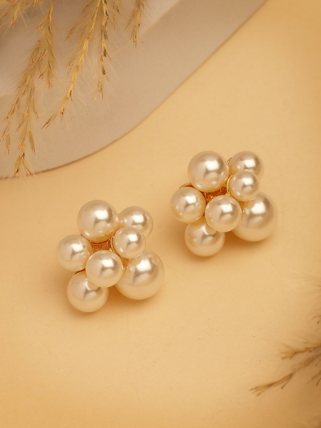 NVR Women's Rose Gold Pearl Rose Gold-Polished Circular Studs Earring | Grocsy