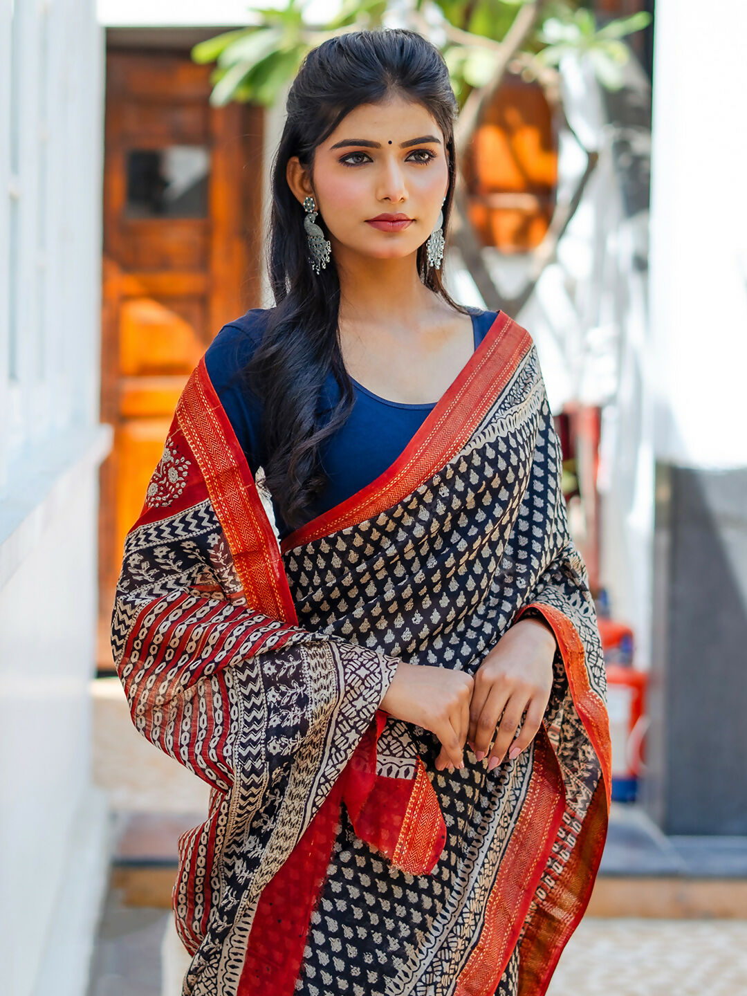 Zibaa Hand-Blocked Pure Maheshwari Silk Navy Blue Saree | Grocsy