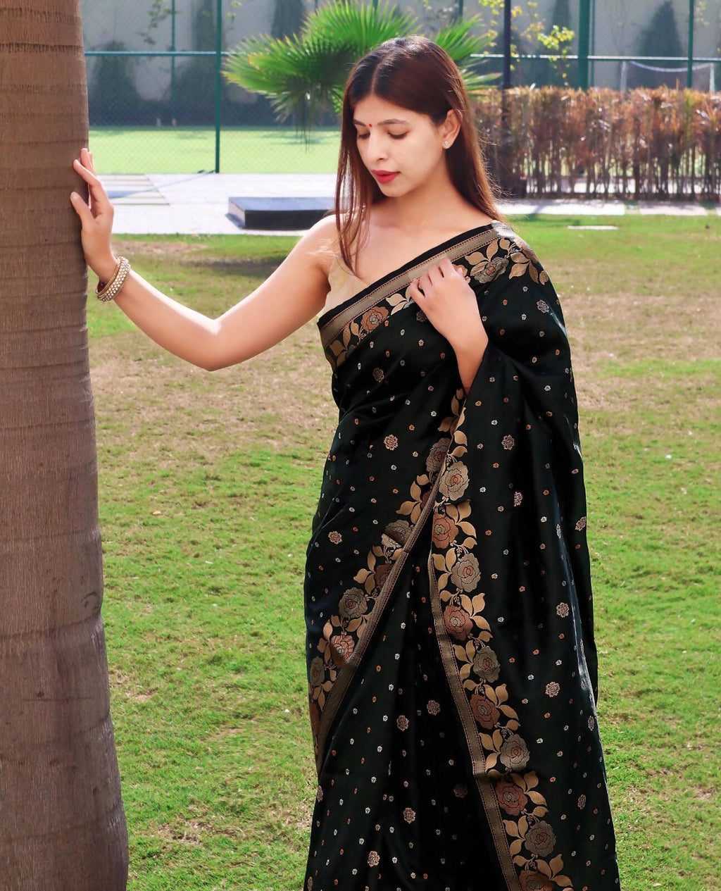 DEIANA'S Beautiful Designer Golden zari Soft Lichi Silk Saree - Black | Grocsy