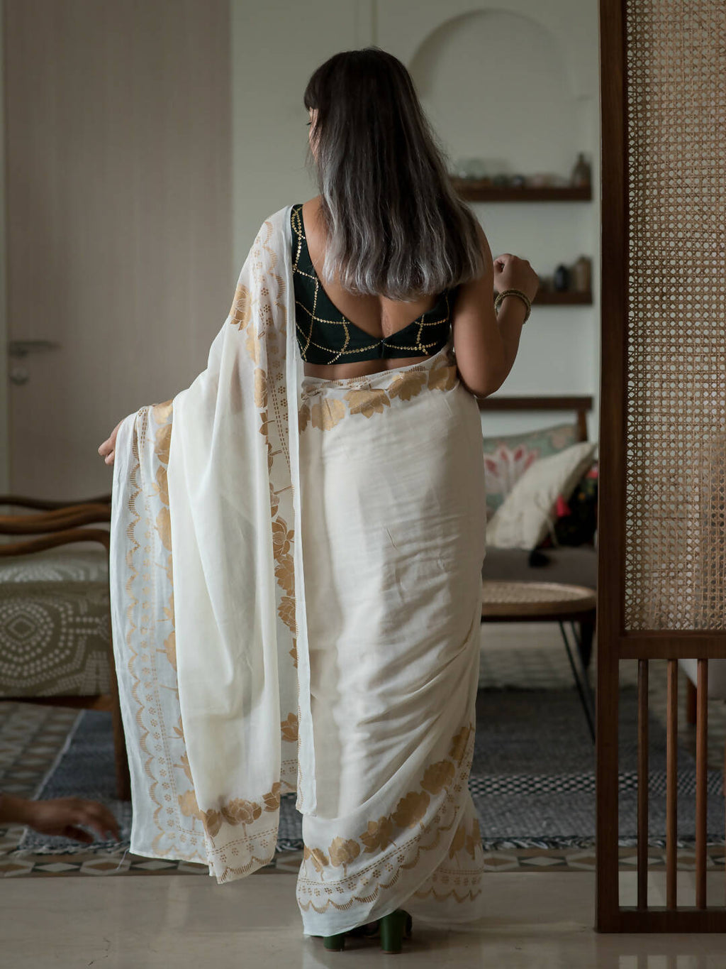 Suta White Floral Cotton Blend Saree | Grocsy