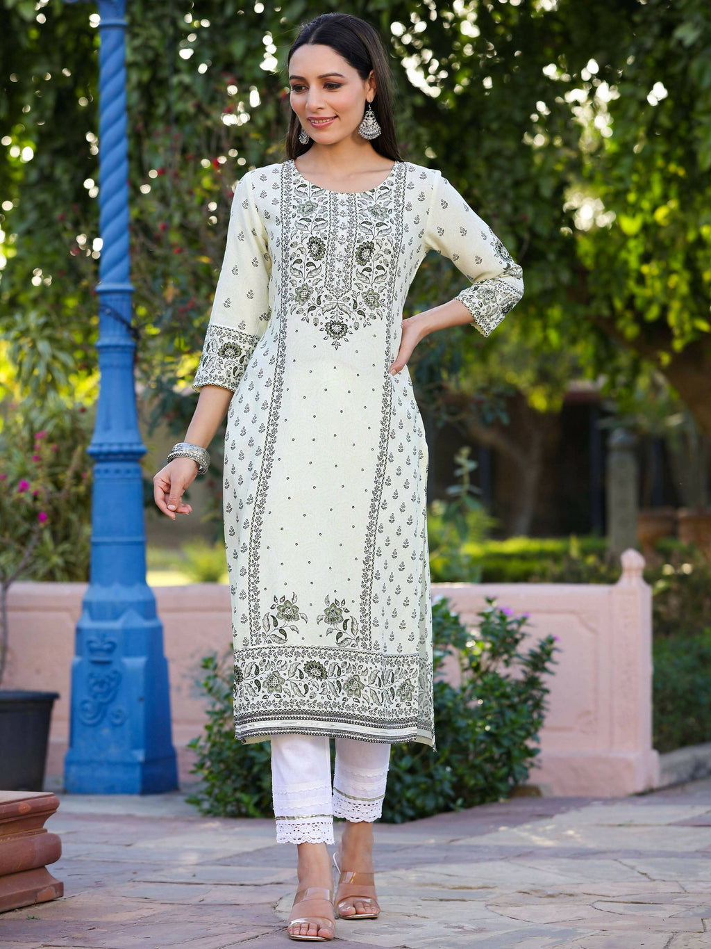 Juniper Women's Green Rayon Staple Kalamkari Floral Placement Printed Kurta | Grocsy