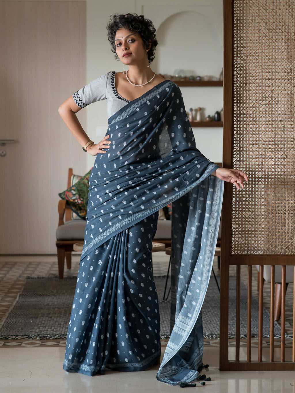 Suta Navy Blue Woven Design Pure Cotton Saree | Grocsy