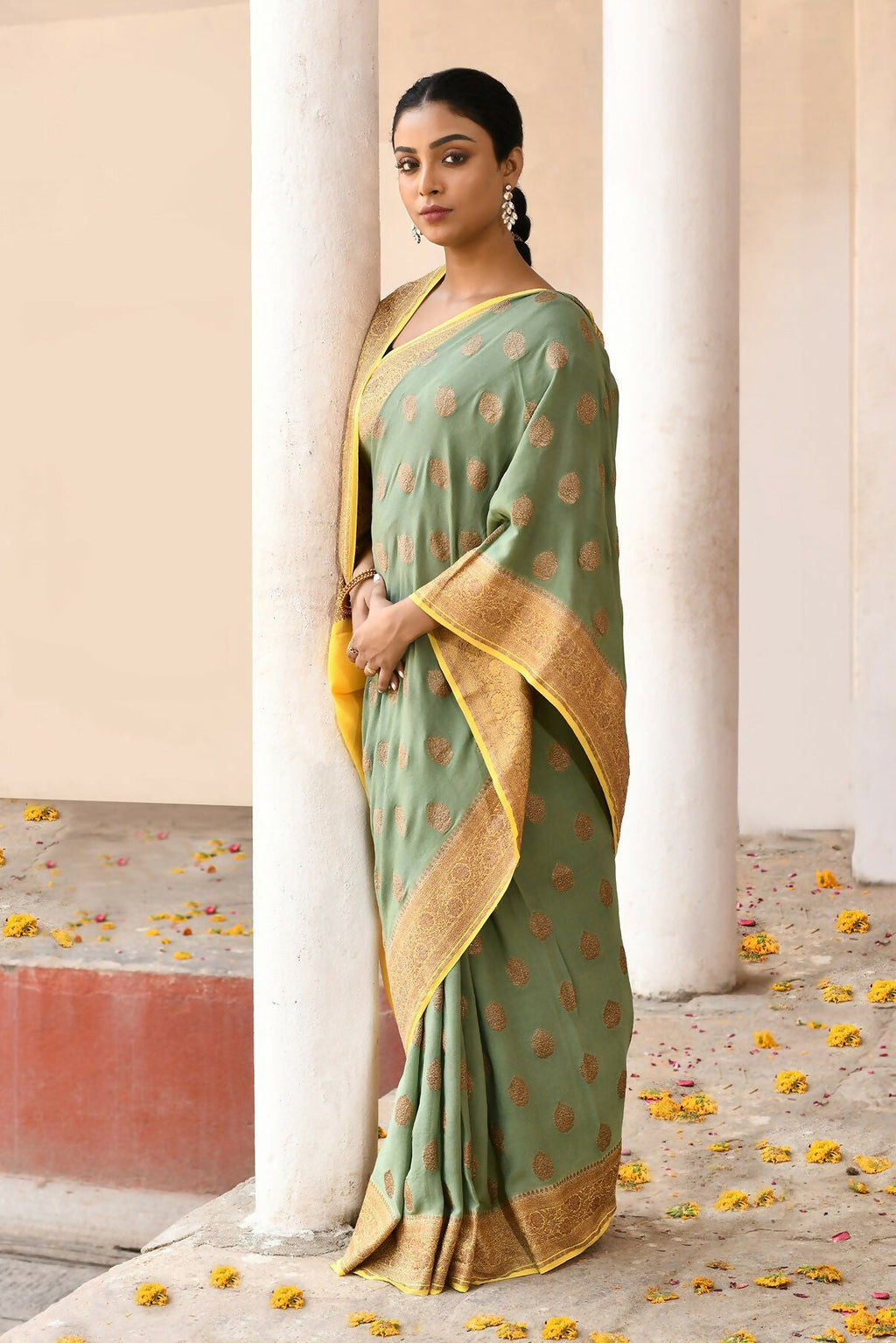 Joban Fashion Grass Green Crepe Chiffon Pure Handloom Banarasi Silk Saree | Grocsy