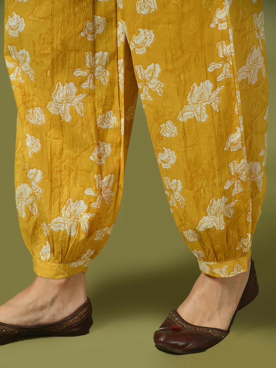 Myshka Women's Yellow Printed Cotton Round Neck Party Tunic With Trousers Co-ord set | Grocsy