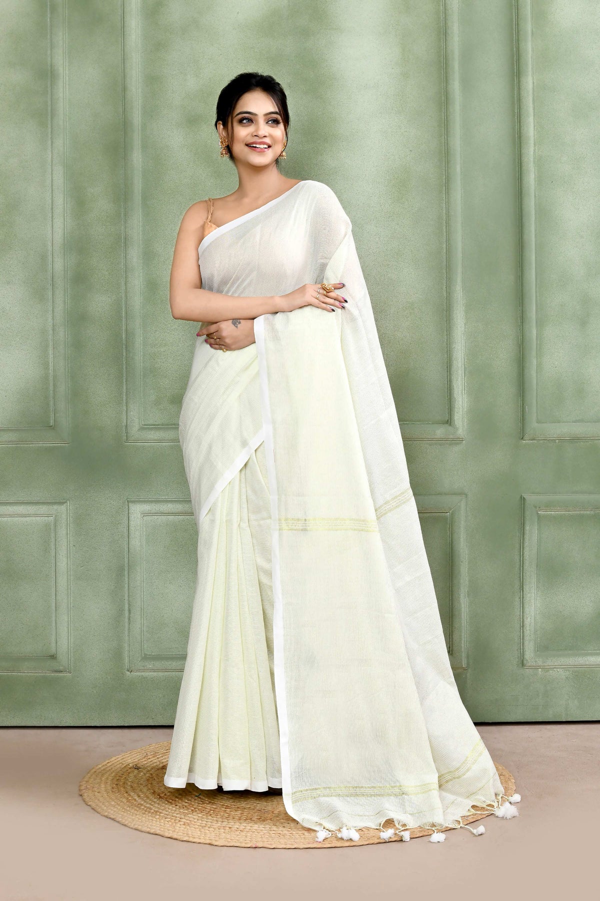 Piyari Fashion Women's White Embellished Cotton Blend Zari Check Handloom Saree | Grocsy