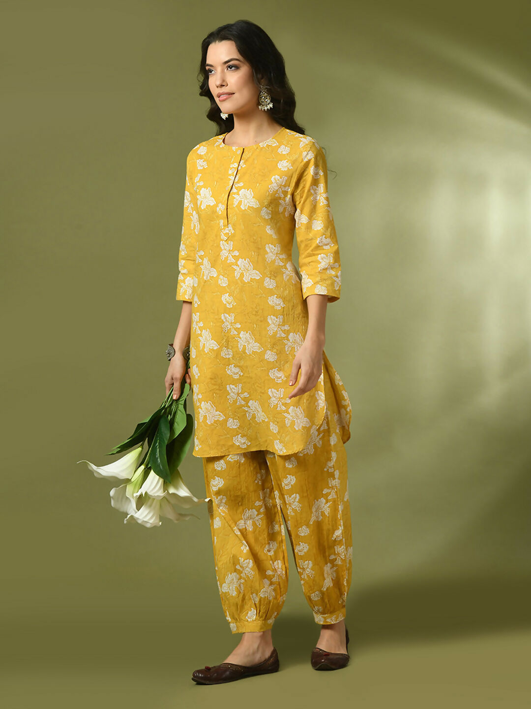 Myshka Women's Yellow Printed Cotton Round Neck Party Tunic With Trousers Co-ord set | Grocsy