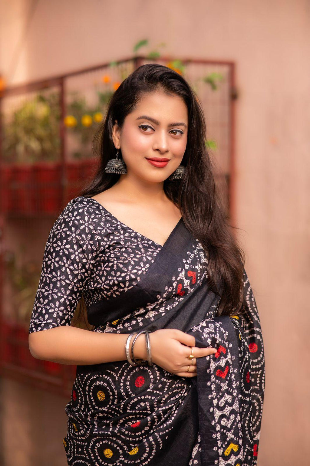 Black Silk Blend Ethnic Motifs Saree with Unstitched Blouse - A2M | Grocsy