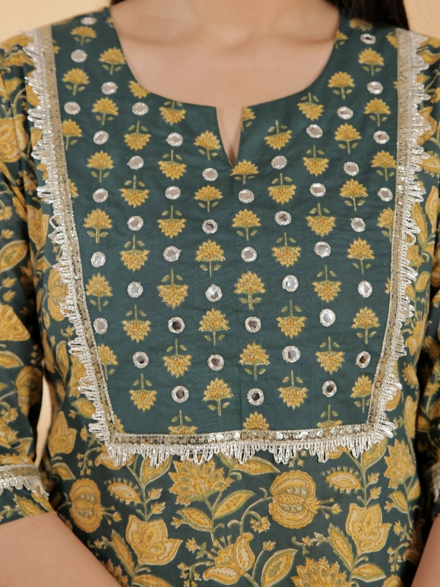 Aramya Green Soft Cotton Floral Straight Kurta for Women | Grocsy