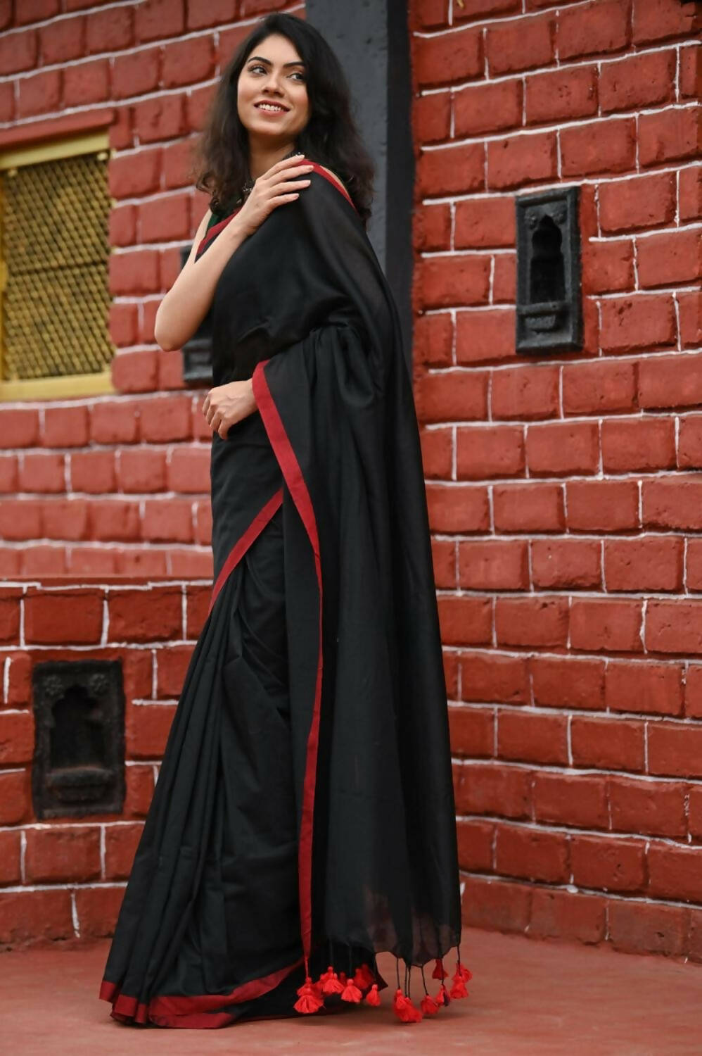 Very Much Indian Pure Cotton Handloom Saree With Intricate Border - Black | Grocsy